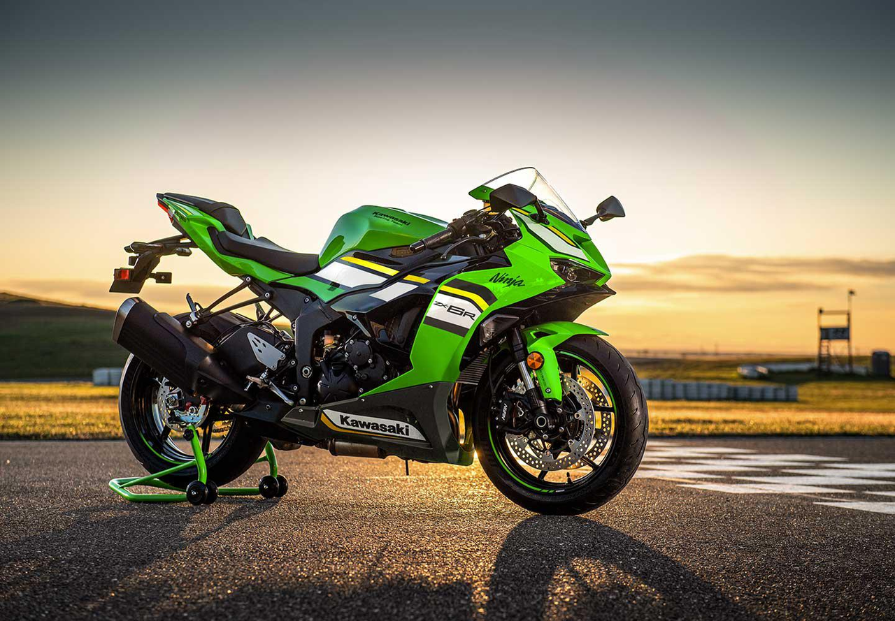 Inspirada na Ninja ZX-10R. Buscando a imagem ideal de superesportiva.